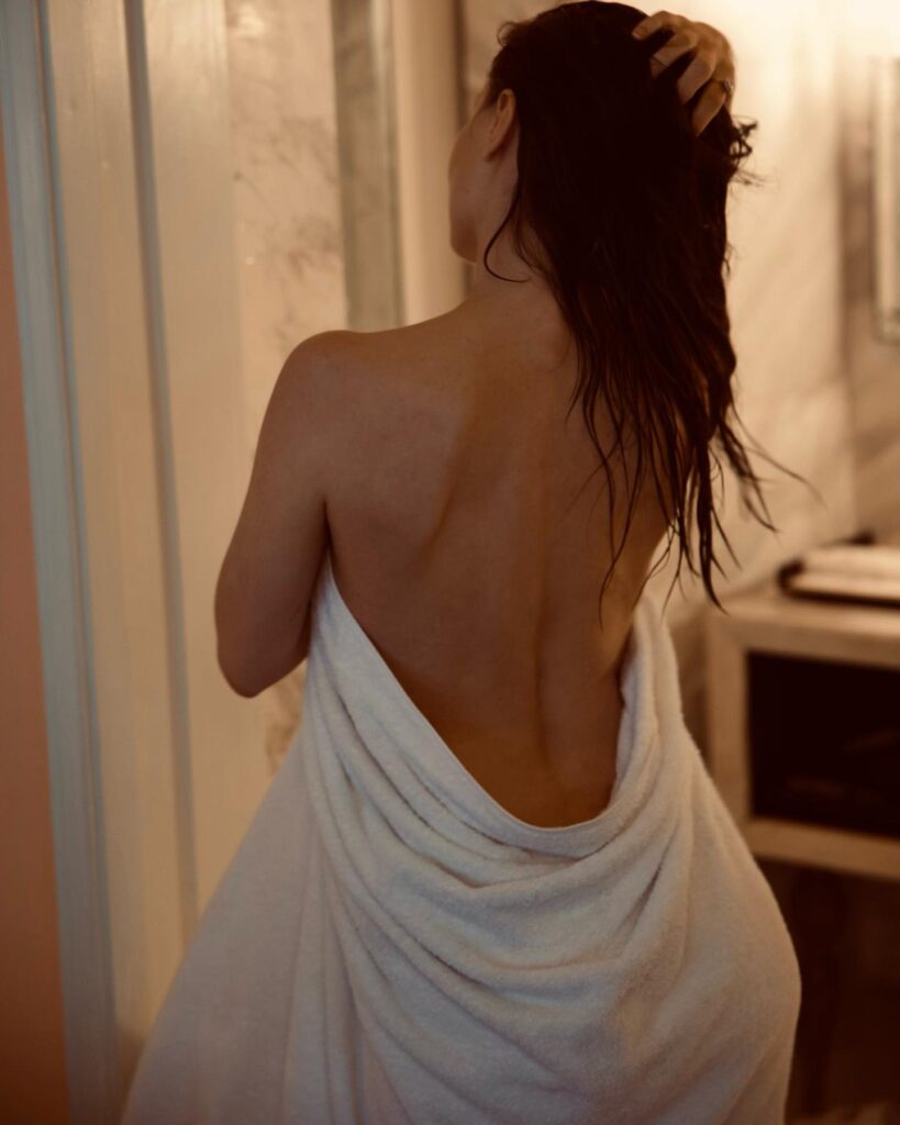 Eli Avram Mesmerizes Instagram with Sensational Towel Photos! 07