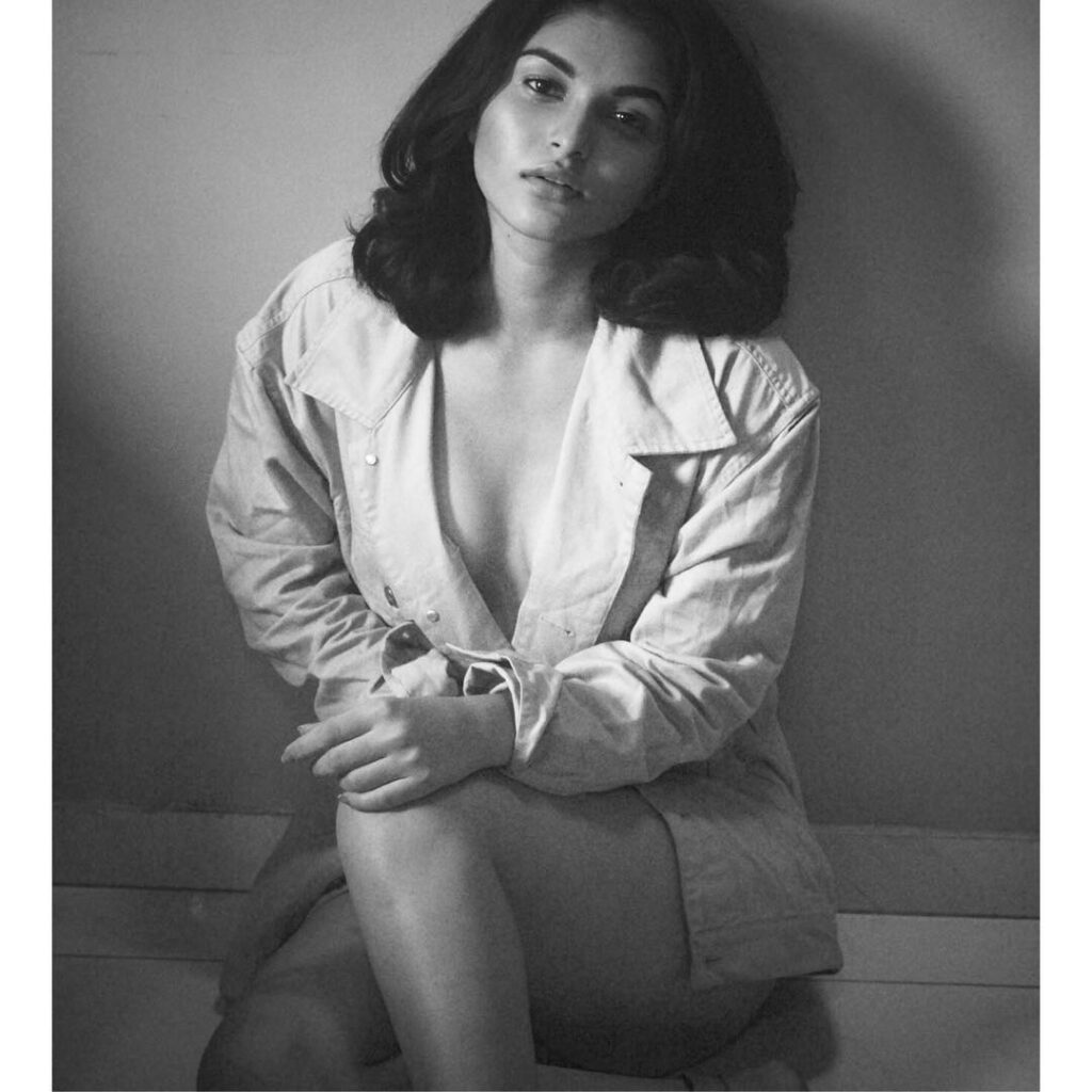 Bollywood Actress Bold and Beautiful Kaydu Lohar Looking awesome in Naked Thighs Topless and Just White Jacket